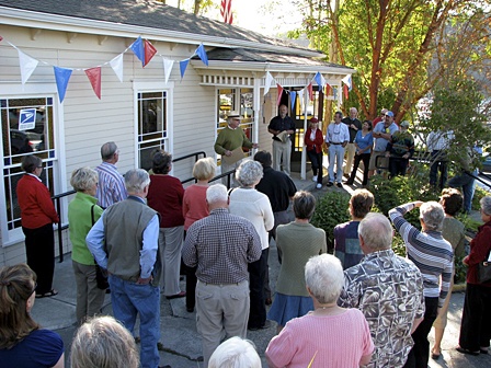 The crowd at the Deer Harbor Post Office Dedication Ceremony.