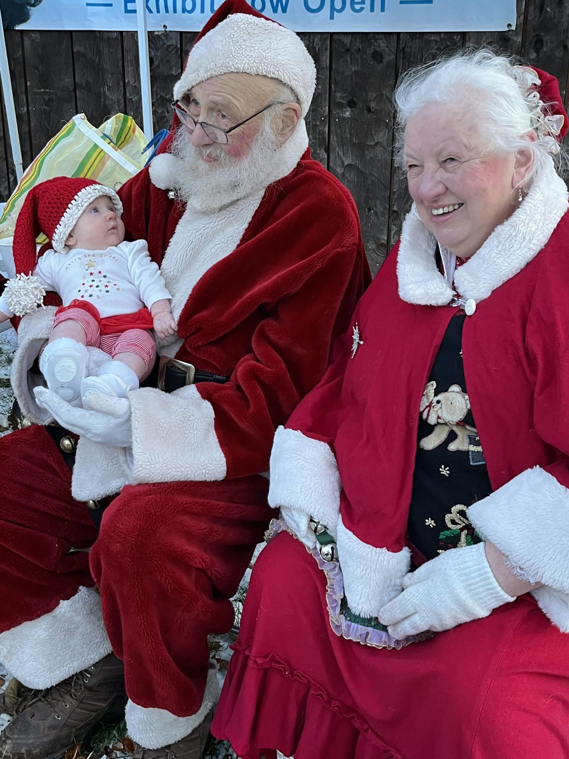 Santa comes to town Islands' Sounder