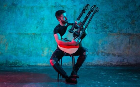 Luca Stricagnoli and his reversed triple neck guitar Photo credit: Meg Pfeiffer