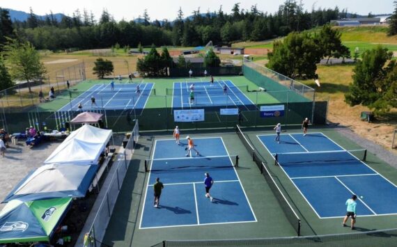 Overview of Buck Park Courts: 8 courts in play for the tournament.