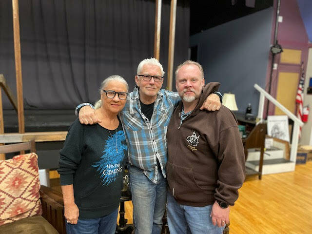 <em>Melinda Milligan, Director Robert Hall and R. Travis King at rehearsal. </em>