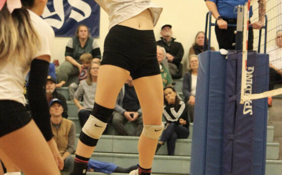 Cienna Richardson photo.
Alexandria Sanders jumps for the hit in the game against Coupeville.